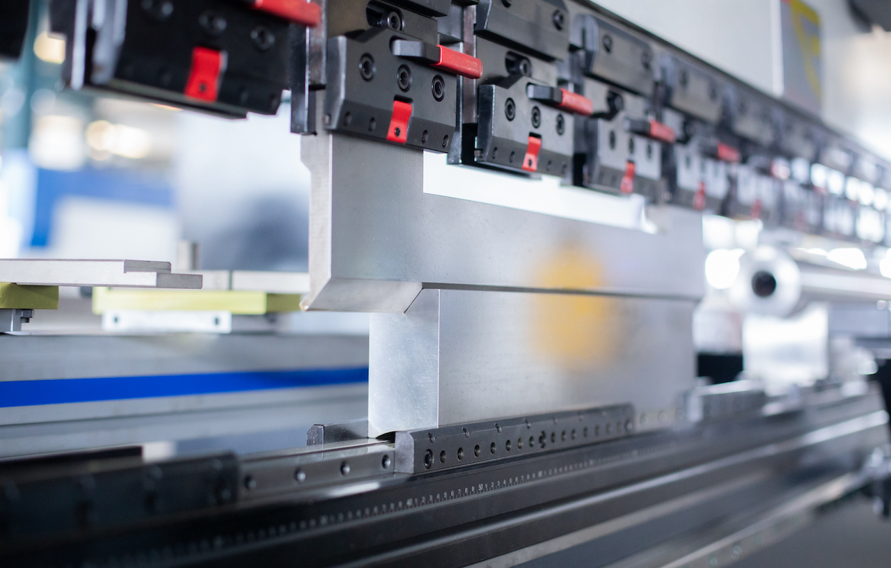 100t hidravlična CNC zavorna stiskalnica Crowning Cnc Press Brake Delem