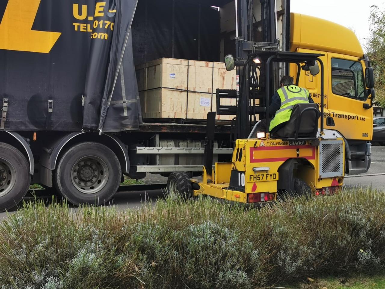 1530 Fiber Laser Cutting Machine For Stainless Steel Carbon Steel Metal Sheet Stroj za lasersko rezanje vlaken 1530 za pločevino iz ogljikovega jekla iz nerjavečega jekla
