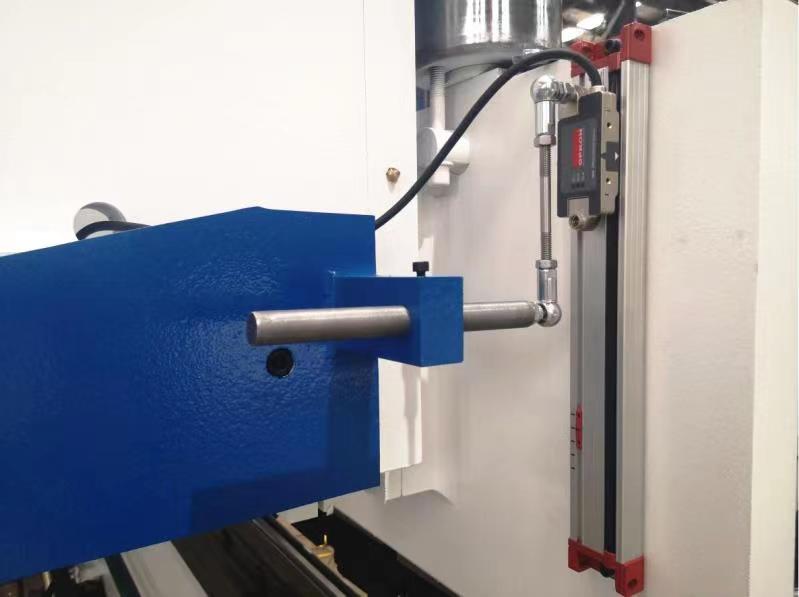 160t-4000 4-axis Cnc Hydraulic Bending Machine Press Brake 160t-4000 4-osni CNC hidravlični upogibni stroj Press Brake