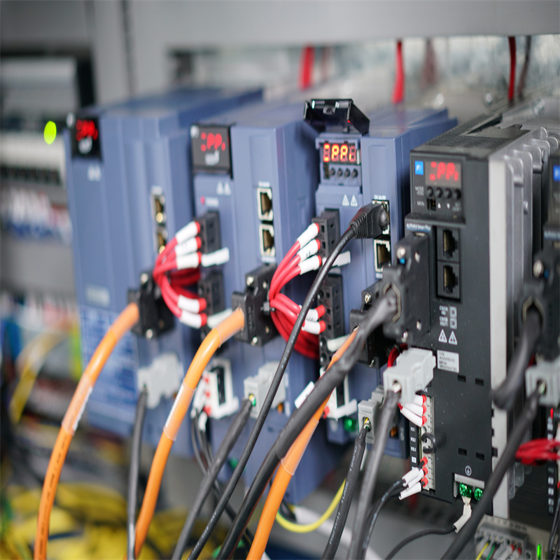 3015 1500x3000 stroj za lasersko rezanje z aluminijastimi vlakni, industrijska laserska oprema