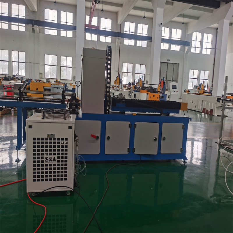 Stroj za lasersko rezanje vlaken 3015 za kovinske cevi iz ogljikovega jeklenega jekla