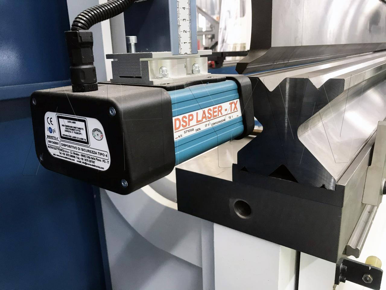 4 Axis Cnc Tandem Press Brake With Delem Da58t 2d Graphical Controller 4-osna CNC tandemska stiskalnica z grafičnim krmilnikom Delem Da58t 2d