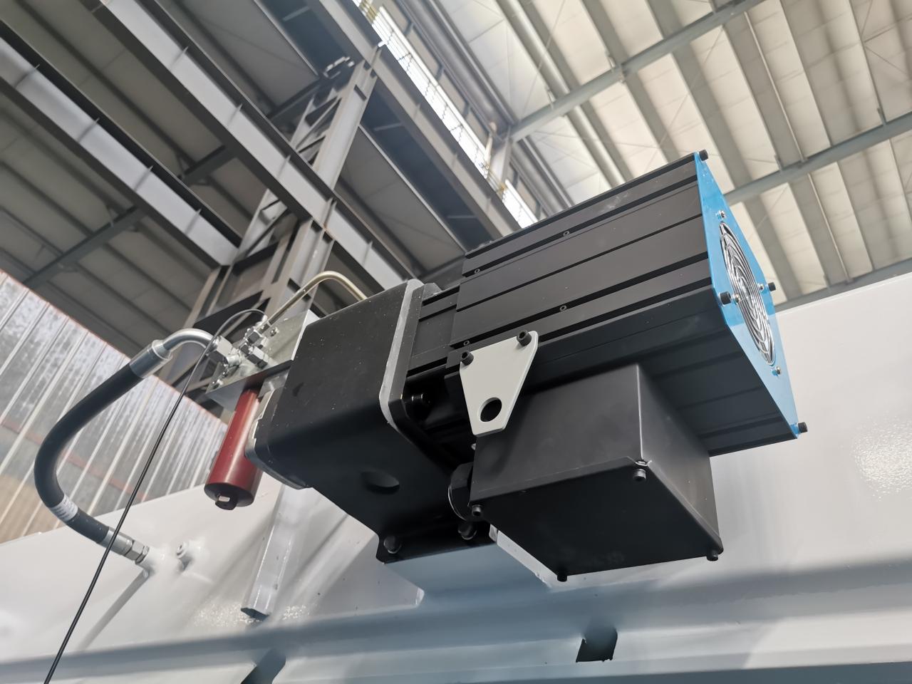 4 Axis Cnc Tandem Press Brake With Delem Da58t 2d Graphical Controller 4-osna CNC tandemska stiskalnica z grafičnim krmilnikom Delem Da58t 2d