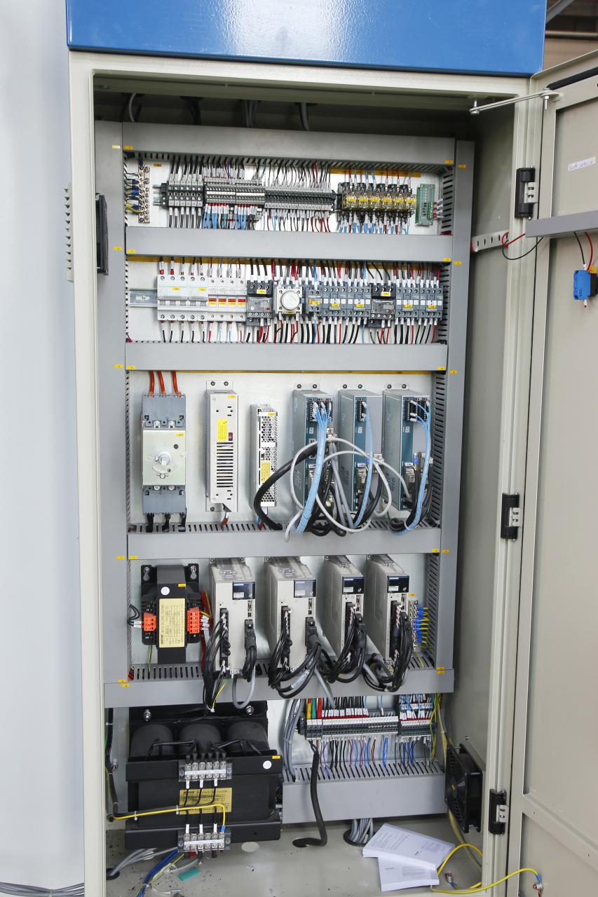 4 Axis Cnc Tandem Press Brake With Delem Da58t 2d Graphical Controller 4-osna CNC tandemska stiskalnica z grafičnim krmilnikom Delem Da58t 2d