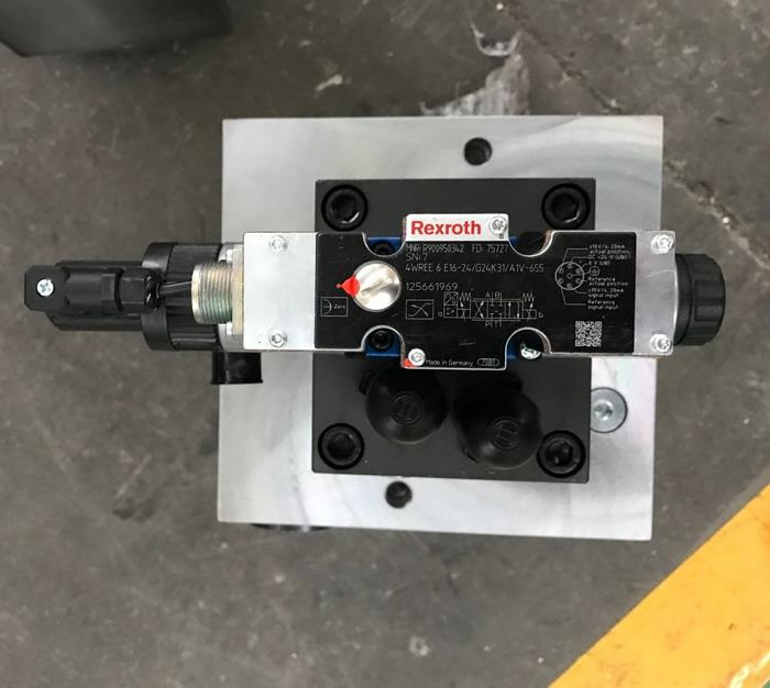 4 Axis Cnc Tandem Press Brake With Delem Da58t 2d Graphical Controller 4-osna CNC tandemska stiskalnica z grafičnim krmilnikom Delem Da58t 2d