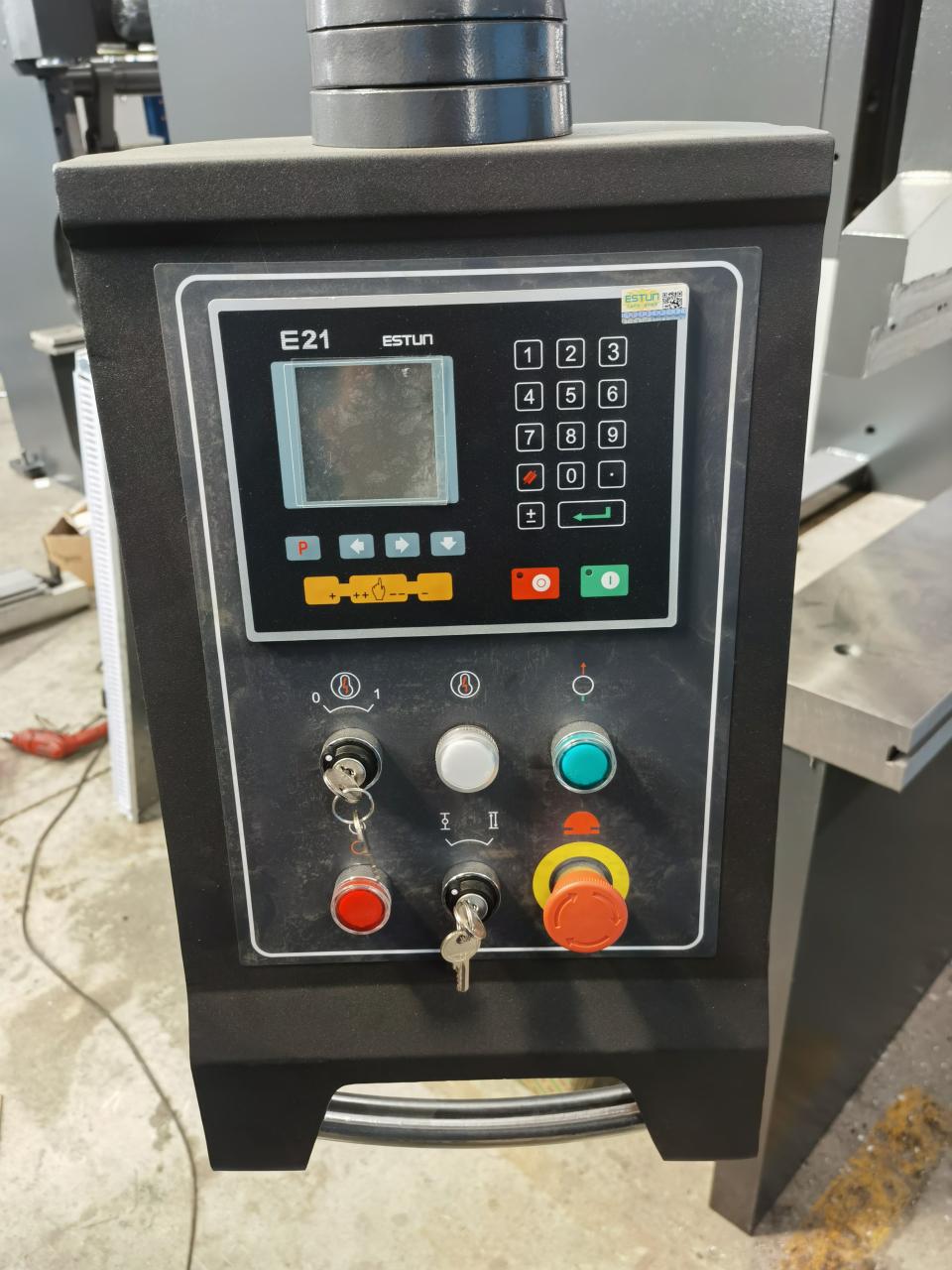 6x3200 mm stroj za rezanje plošč iz nerjavečega jekla, avtomatski stroj za striženje pločevine