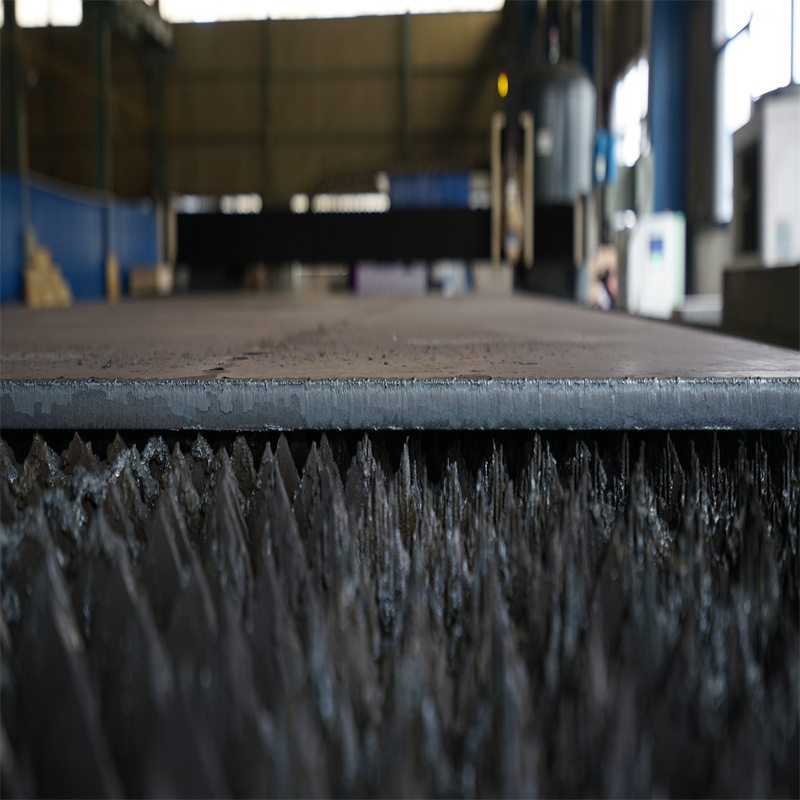 Kitajska Visokokakovosten poceni stroj za lasersko rezanje vlaken 3kw Cena