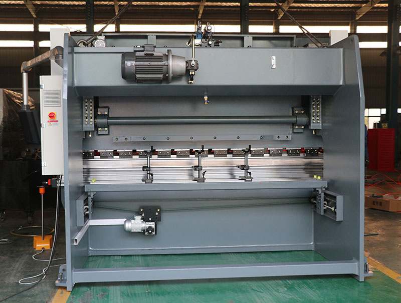 Kovinska stiskalnica Wc-63t3200 Stroj za upogibanje kovinske pločevine Cnc hidravlična stiskalnica