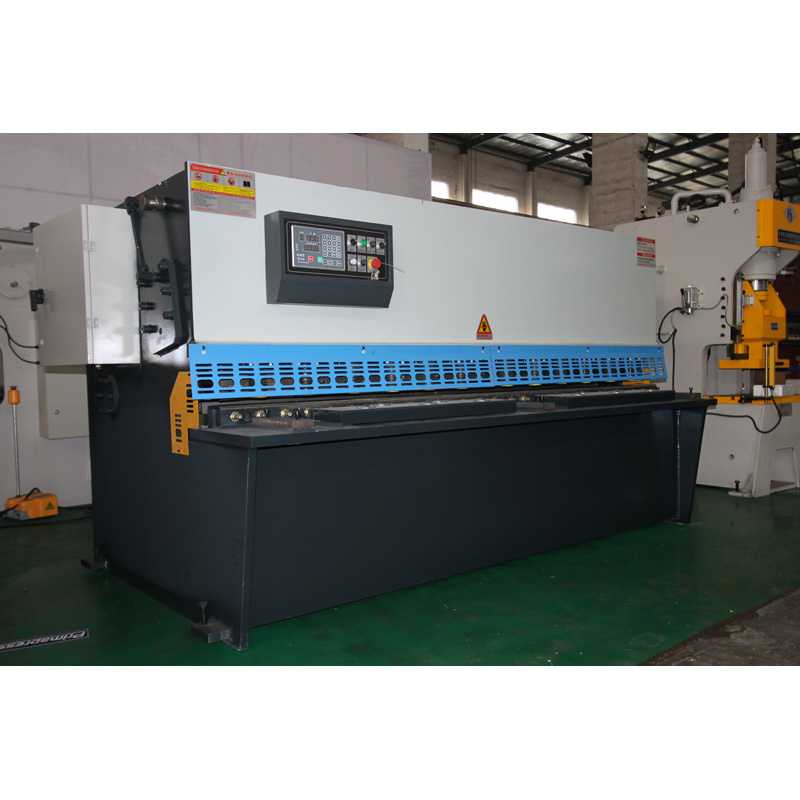 Qc12y-6x5000 CNC hidravlični strižni stroj za rezanje pločevine s ce