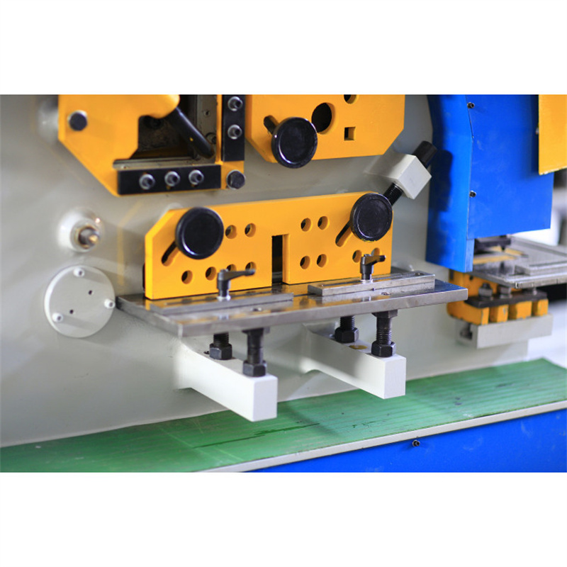 Majhen Cnc Q35y-16 40-tonski hidravlični kombinirani štancalni stroj Ironworker