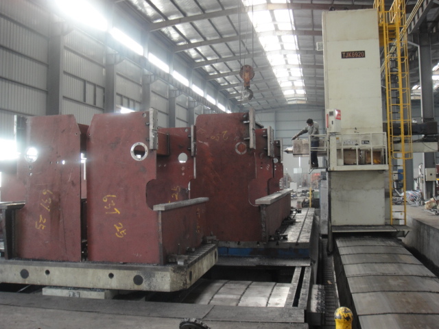 Da53t Cnc System Controller 125t4000 3+1 Axis Cnc Hydraulic Press Brake With Good Quality Da53t Cnc sistemski krmilnik 125t4000 3+1 osna CNC hidravlična stiskalna zavora dobre kakovosti