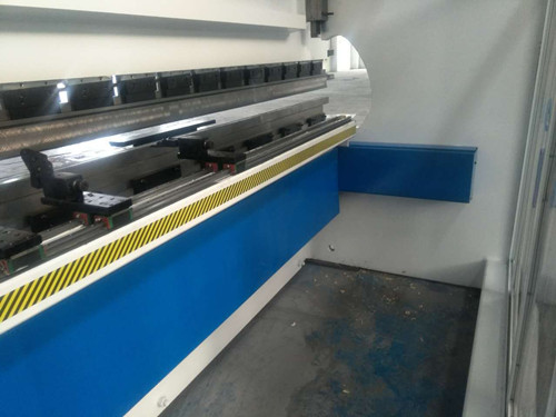 Da53t Cnc System Controller 125t4000 3+1 Axis Cnc Hydraulic Press Brake With Good Quality Da53t Cnc sistemski krmilnik 125t4000 3+1 osna CNC hidravlična stiskalna zavora dobre kakovosti