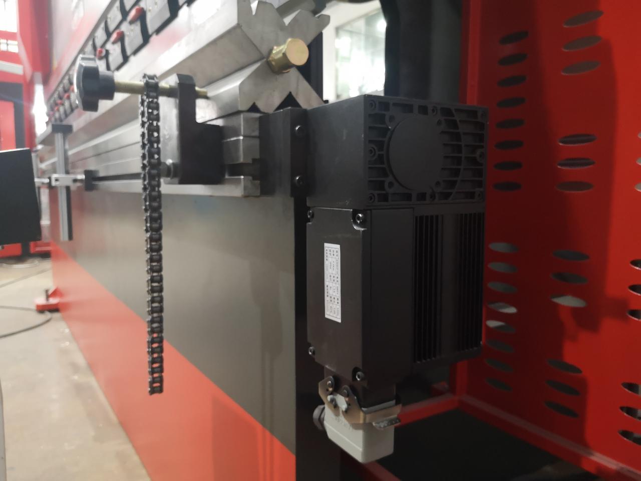 Delem Da66t 125 3+1 4+1 6+1 8+1 Cnc Hydraulic Press Brake For Metal Plate Bending Delem Da66t 125 3+1 4+1 6+1 8+1 Cnc hidravlična stiskalnica za upogibanje kovinskih plošč