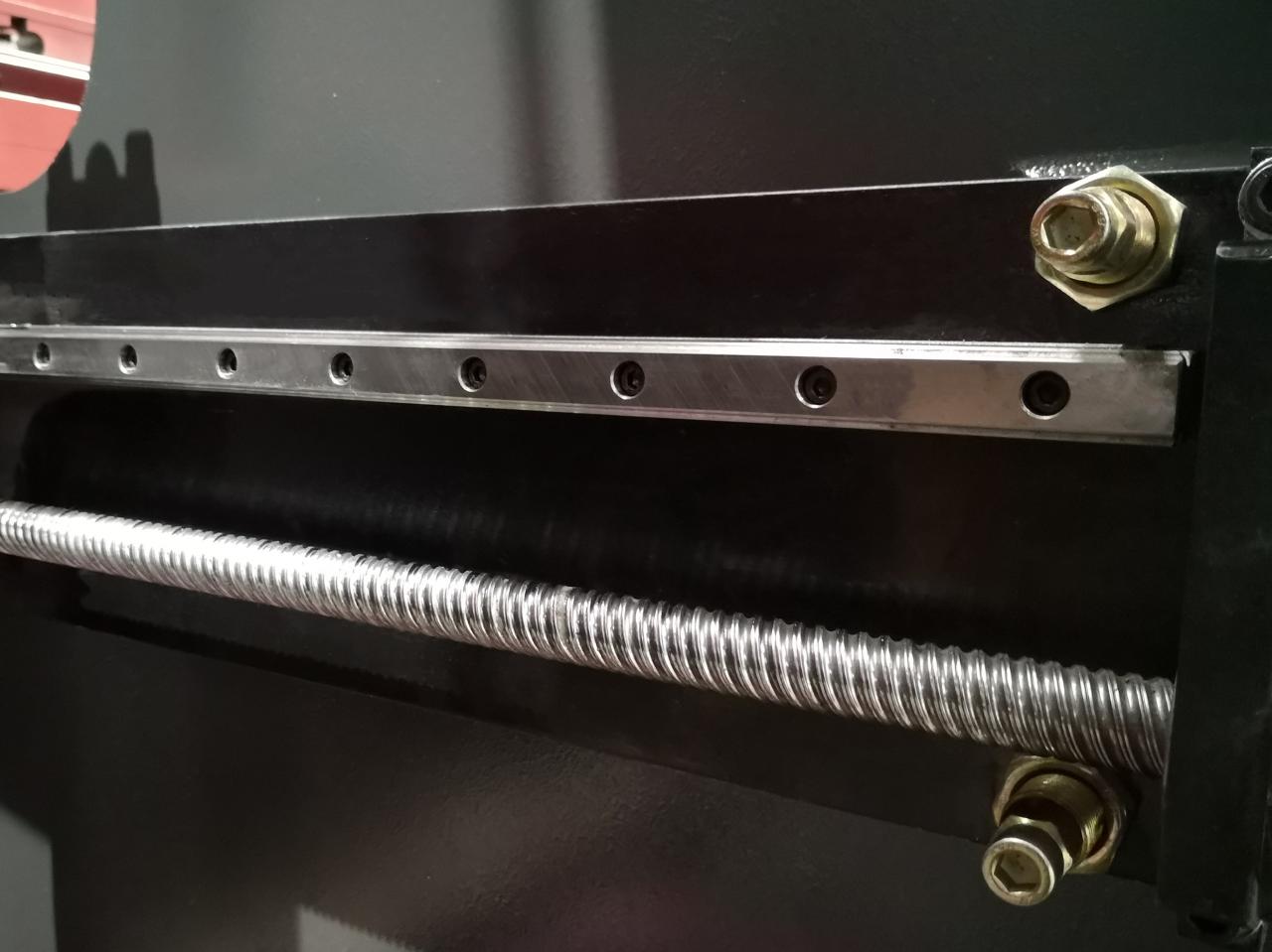 Delem Da66t 125 3+1 4+1 6+1 8+1 Cnc Hydraulic Press Brake For Metal Plate Bending Delem Da66t 125 3+1 4+1 6+1 8+1 Cnc hidravlična stiskalnica za upogibanje kovinskih plošč