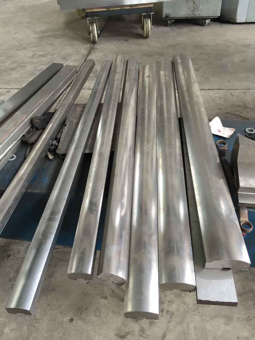 Popolnoma zmogljiv upogibni stroj za pločevino in CNC stiskalni stroj