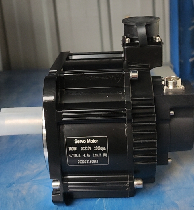 High Precision Fiber Laser Cutting Metal Stainless Steel Carbon 2000w Visoko natančno lasersko rezanje kovine iz nerjavečega jekla Carbon 2000 W