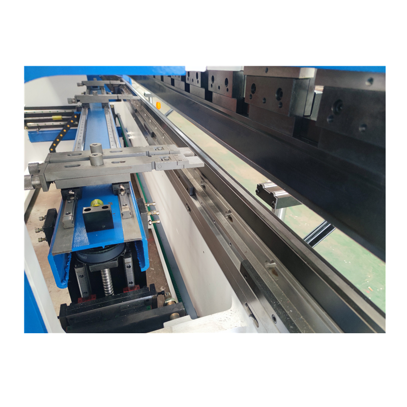 Hydraulic Press Brake Of 130t/3200mm 4+1 Axis Delem Da53t Cnc Press Brake Hidravlična stiskalnica 130t/3200mm 4+1 osi Delem Da53t Cnc stiskalnica