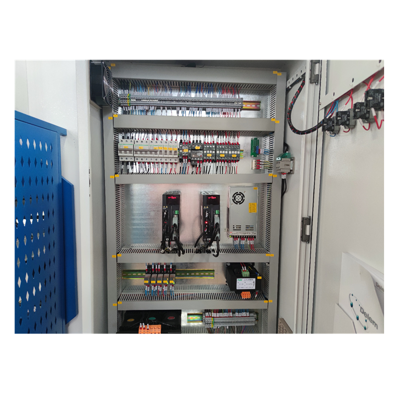 Hydraulic Press Brake Of 130t/3200mm 4+1 Axis Delem Da53t Cnc Press Brake Hidravlična stiskalnica 130t/3200mm 4+1 osi Delem Da53t Cnc stiskalnica