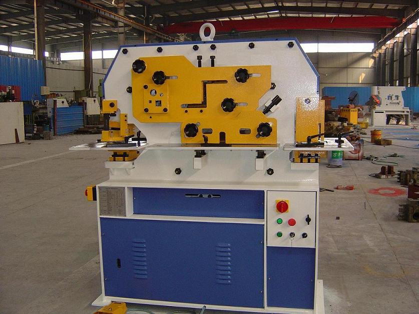 Manual Punch Iron Worker / Hydraulic Ironworker Machine Ročni luknjač / hidravlični železarski stroj