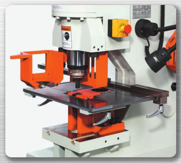 Metal Hydraulic IronWorker Machine Punching And Shearing Machine Kovinski hidravlični stroj IronWorker Stroj za prebijanje in striženje
