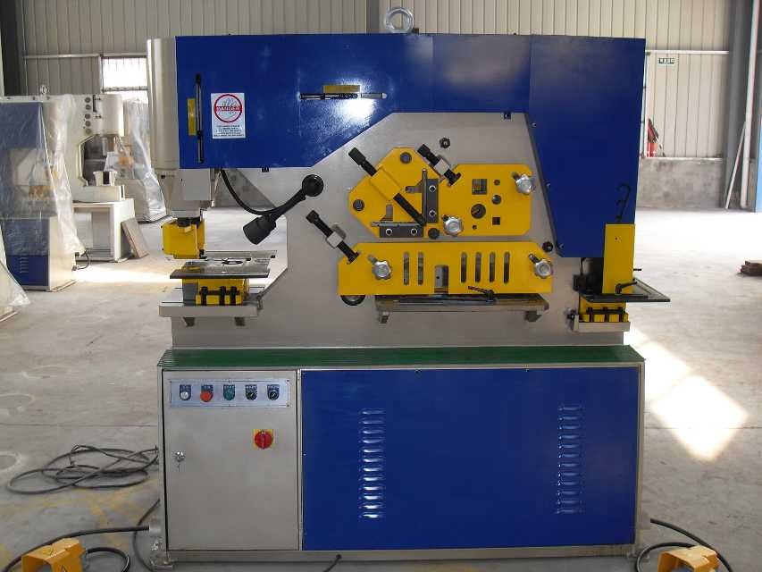 Q35y Series Multifunctional Hydraulic Iron Worker Combined Shearing And Punching Machine Večnamenski hidravlični kombinirani stroj za striženje in prebijanje serije Q35y