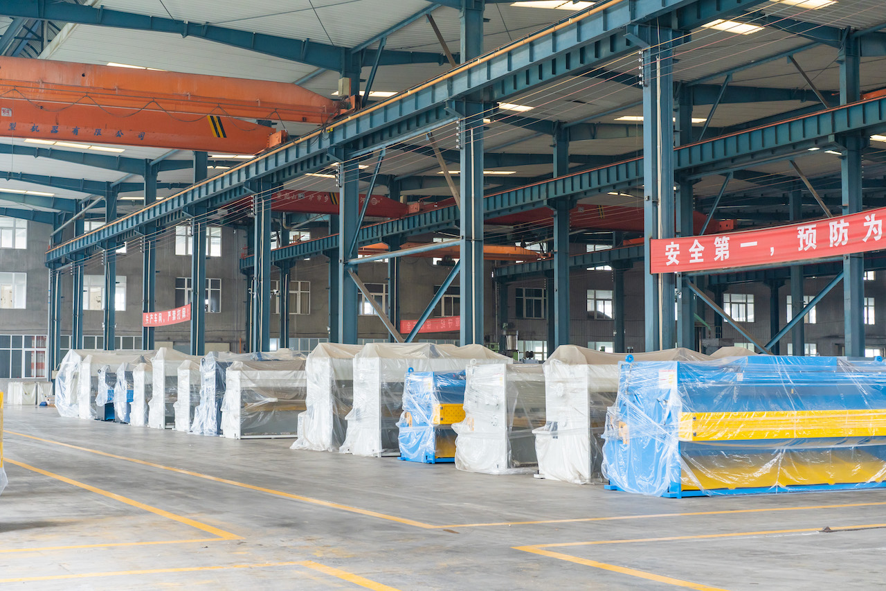 Qc11y 8x3200 Sheet Metal Shearing Machine Steel Plate Hydraulic Shearing Machine Qc11y 8x3200 Stroj za striženje pločevine Hidravlični stroj za striženje jeklenih plošč