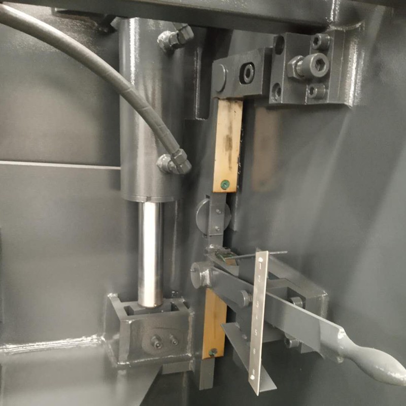 Qc12k-4x2500 Cnc Hydraulic Customized Shearing Machine Cutting Machine Qc12k-4x2500 Cnc hidravlični prilagojeni strižni stroj za rezanje