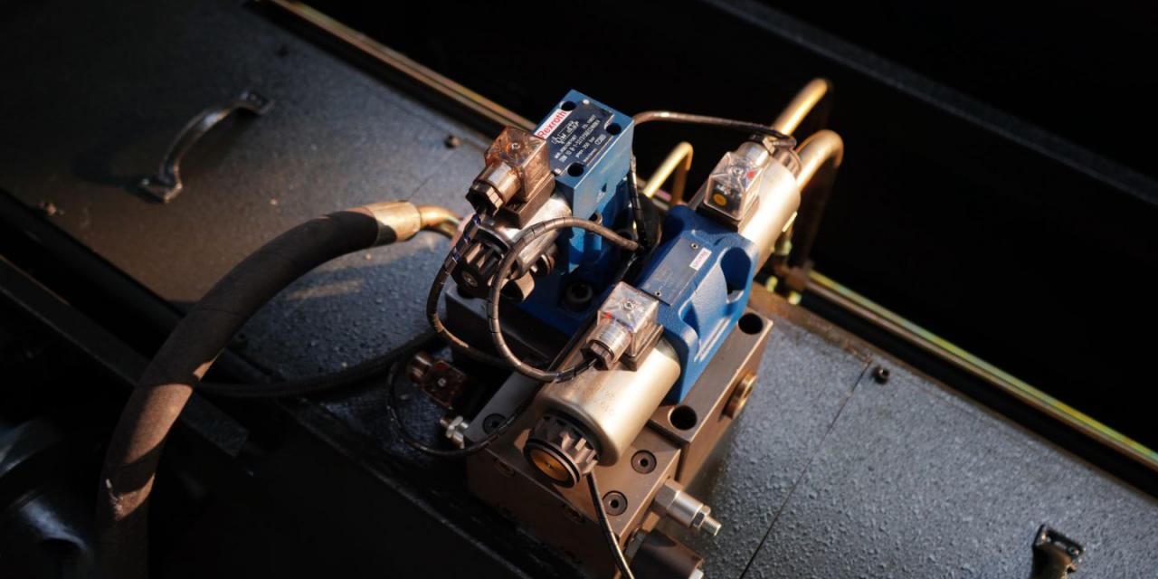 Wc67 Hydraulic Press Brake / CNC Press Bending Machine / Plate Bending Machine China Wc67 Hidravlična stiskalnica / CNC stroj za upogibanje stiskalnic / Stroj za upogibanje plošč Kitajska