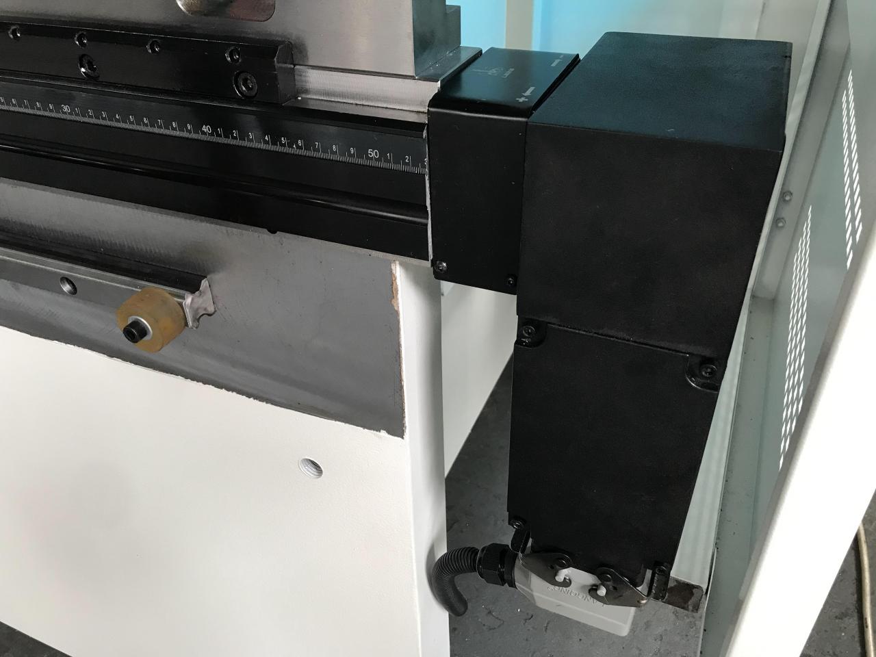 Wc67y-65/2500 Oem Hydraulic Press Brake Machine Steel Bending Machine Wc67y-65/2500 Oem hidravlični stiskalni stroj za upogibanje jekla