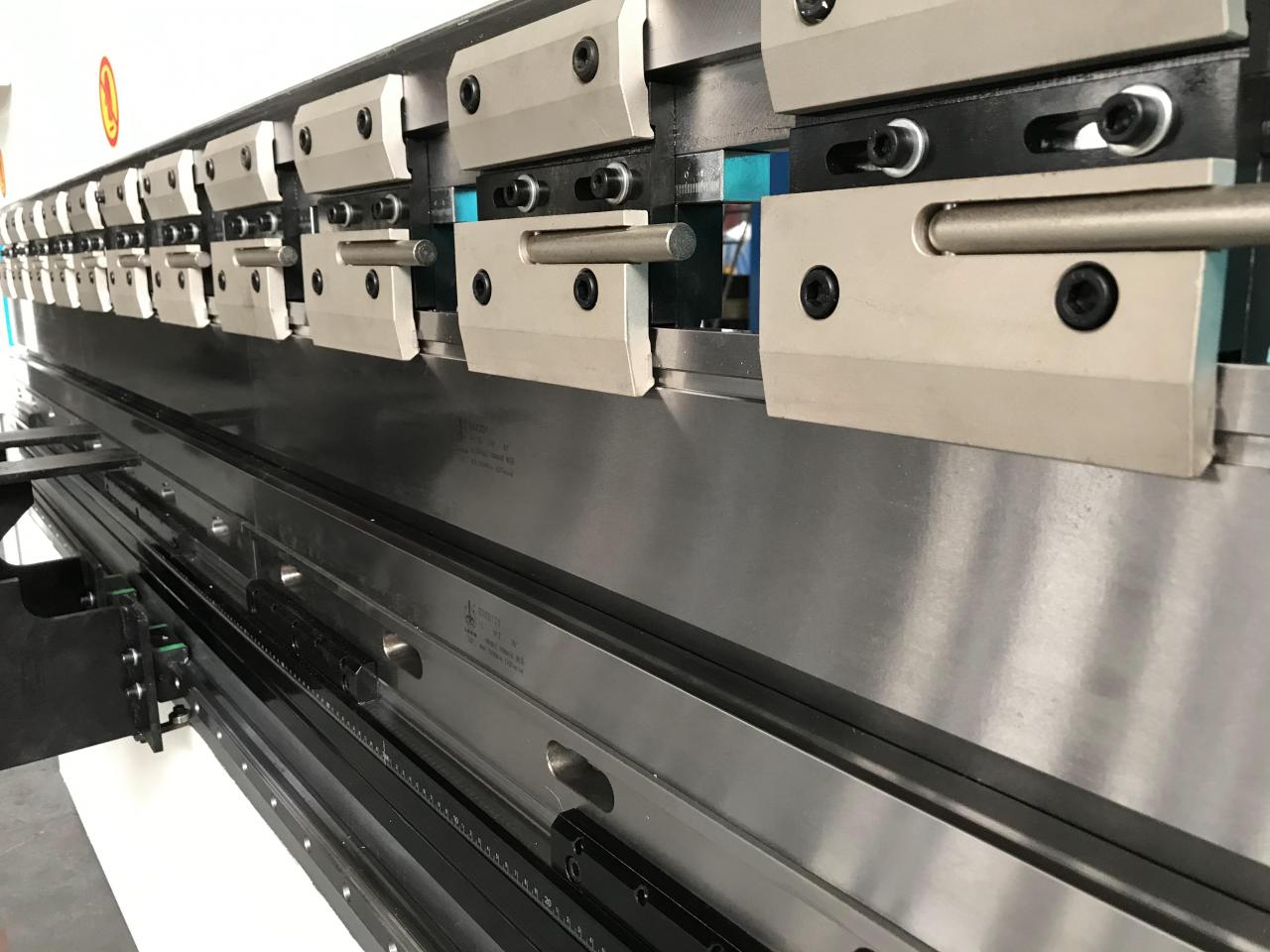 Wc67y-65/2500 Oem hidravlični stiskalni stroj za upogibanje jekla