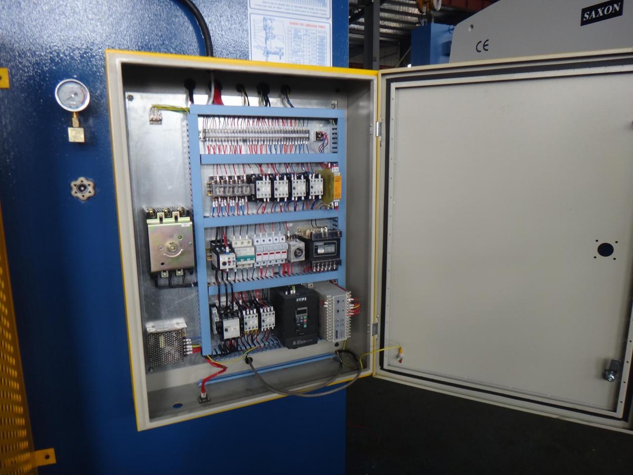 Wc67y-65/2500 Oem Hydraulic Press Brake Machine Steel Bending Machine Wc67y-65/2500 Oem hidravlični stiskalni stroj za upogibanje jekla